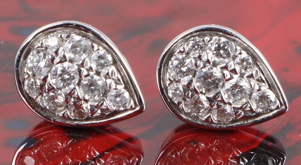 Lot 211262: 10K WHITE GOLD DIAMOND LADIES TEARDROP EARRINGS