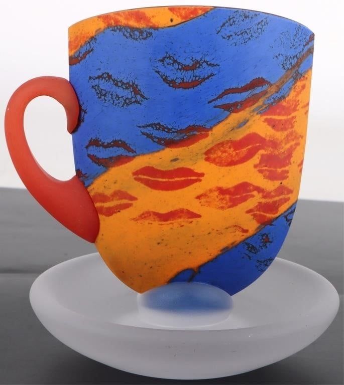 Lot 211406: KOSTA BODA KJELL ENGMAN ART GLASS TEACUP