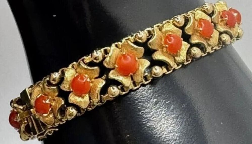 Lot 211292b: CARTIER 18K GOLD RED CORAL VINTAGE BRACELET 41.6G