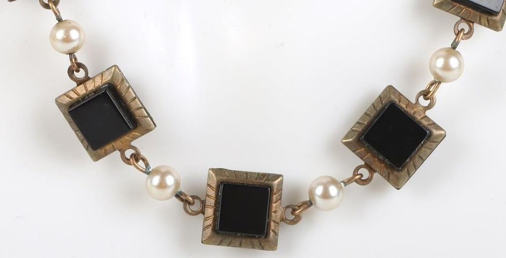 Lot 212173: ANTIQUE BRASS PEARL & ONYX LADIES NECKLACE