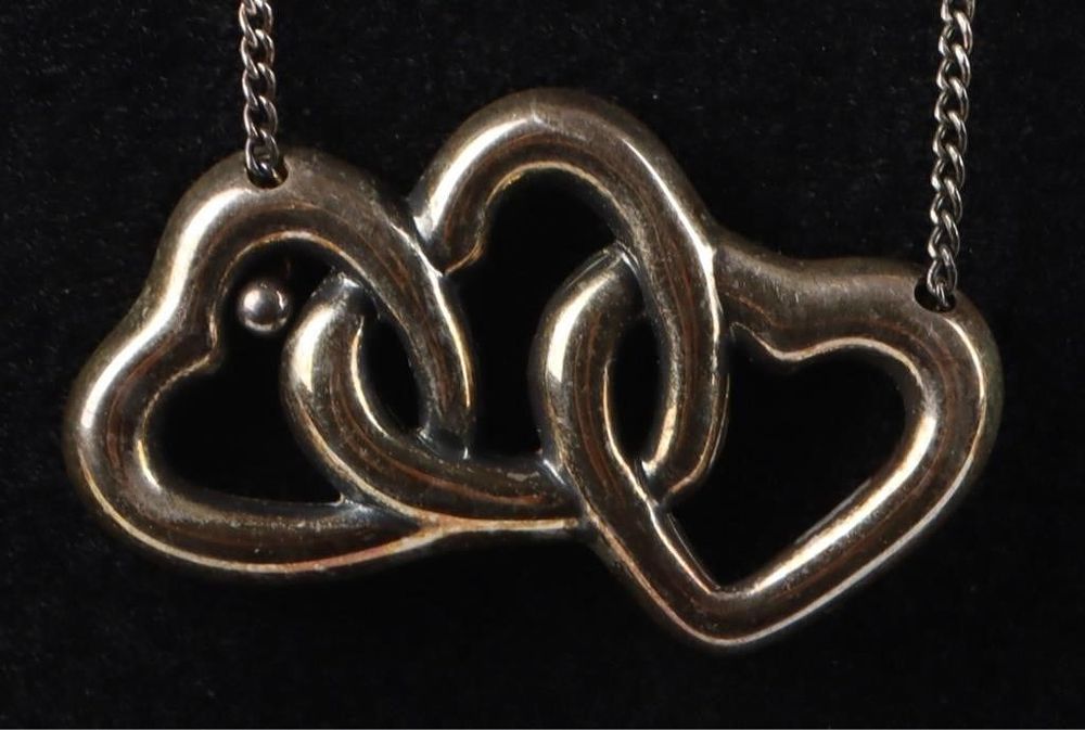 Lot 212192: TIFFANY & CO. STERLING SILVER NECKLACE W/ HEARTS