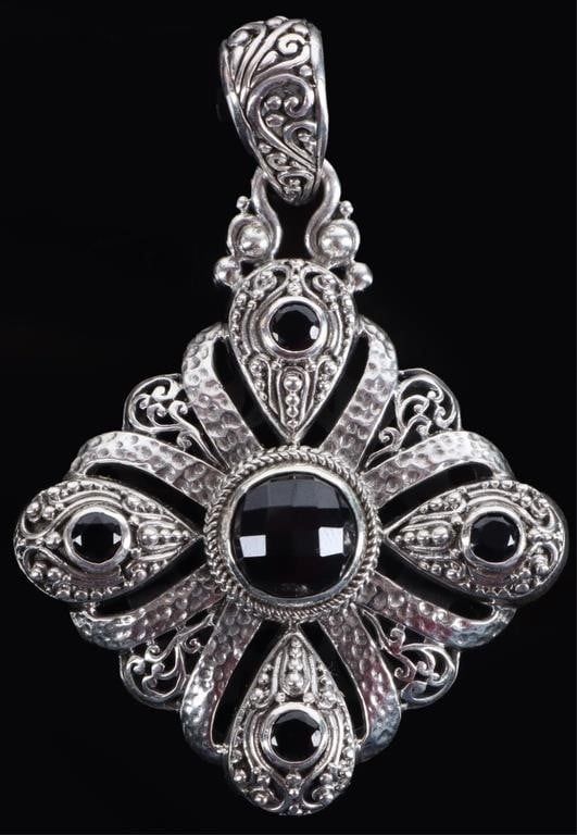 Lot 212309: STERLING SILVER SARDA ONYX ORNATE LADIES PENDANT