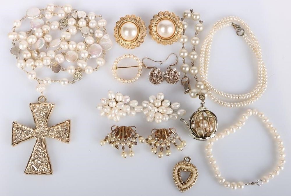 Lot 212313: GENUINE & FAUX PEARL LADIES JEWELRY - LOT OF 10