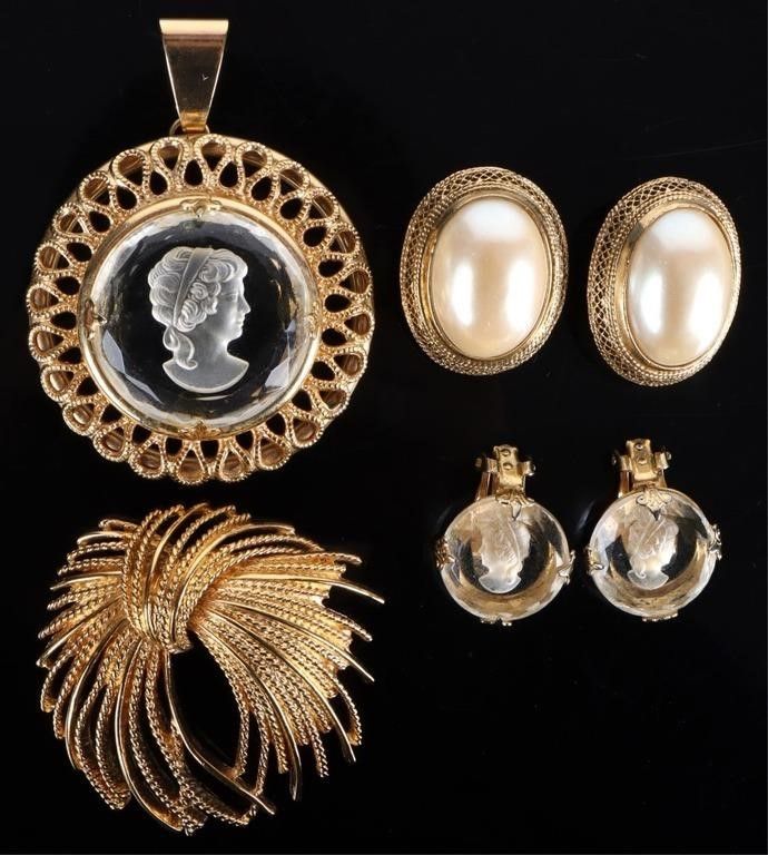 Lot 212317: ORNATE GOLD TONED CAMEO LADIES JEWELRY SET - (4)