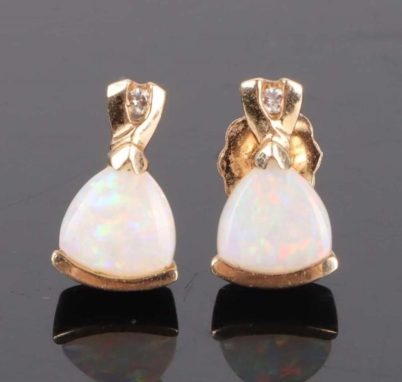 Lot 213335: 14K YELLOW GOLD OPAL DIAMAOND LADIES EARRINGS