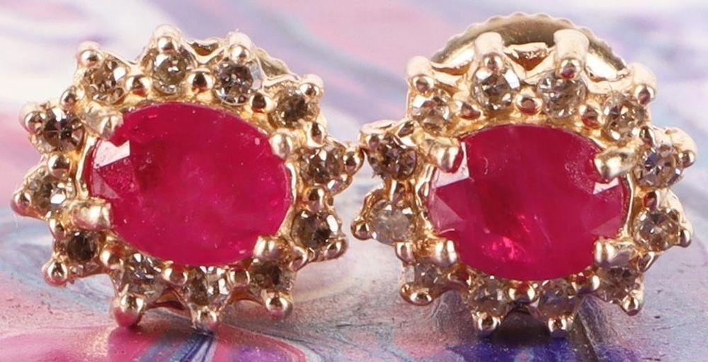 Lot 213336: 0.24CTW 14K YELLOW GOLD LADIES EARRINGS W/ DIAMOND