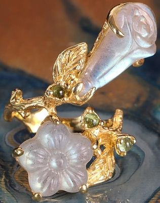 WHITE CARVED LABRADORITE STERLING SILVER RING. White carved floral labradorite sterling silver 