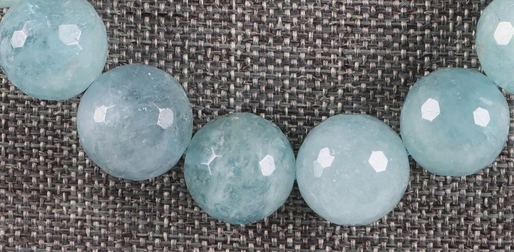 Lot 214174: AQUAMARINE 12.7-13.2MM BEADED LADIES NECKLACE