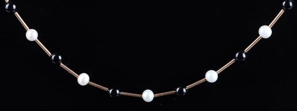 Lot 214194: 14K GOLD NECKLACE W/ FRESHWATER PEARLS AND BEADS