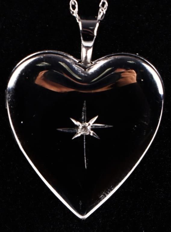 Lot 214203: 14K WHITE GOLD DIAMOND HEART LOCKET NECKLACE