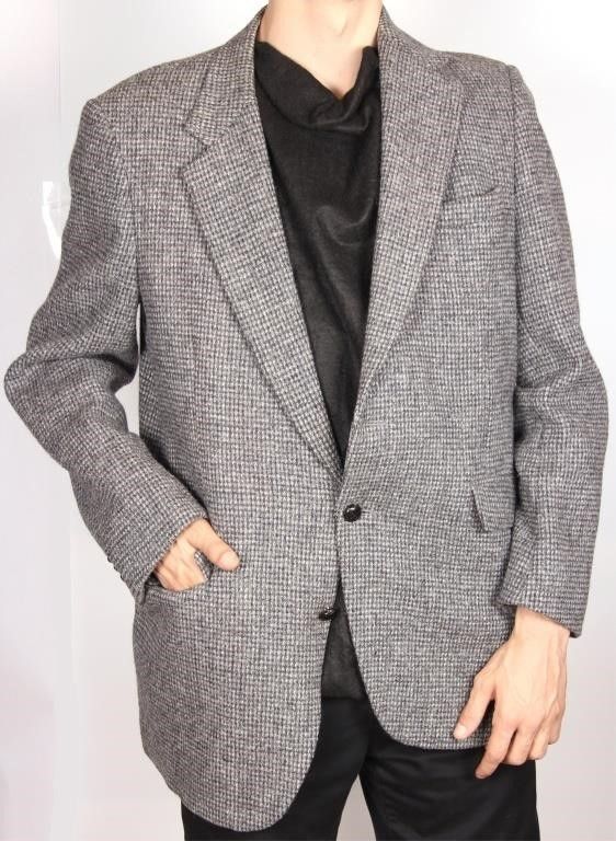 Lot 214231: HARRIS TWEED GRAY HAND WOVEN BLAZER