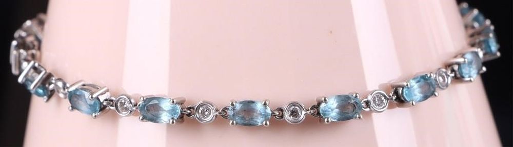 Lot 214281: TOPAZ & DIAMOND STERLING SILVER LADIES BRACELET