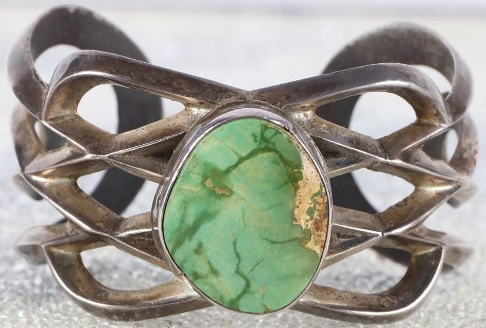 Lot 214288: W.B.H. GASPEITE STERLING SOUTHWEST CUFF BRACELET