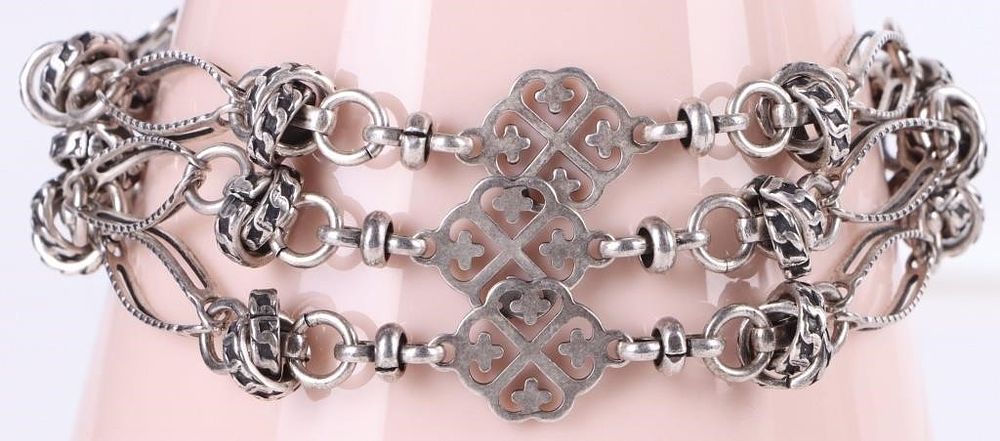 Lot 214290: LA VIE PARISIENNE SILVER FILIGREE CHAIN BRACELET