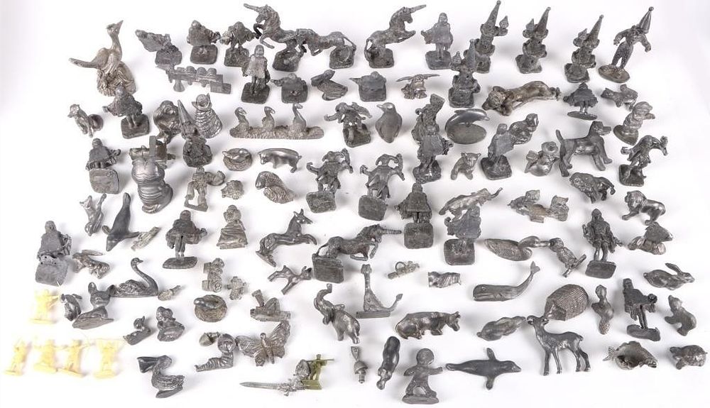 Lot 214420: MASSIVE COLLECTION PEWTER FIGURINES 8.7 LBS.