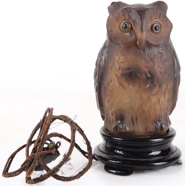 Lot 214429: VINTAGE TIFFIN GLASS OWL NIGHT LIGHT TABLE LAMP