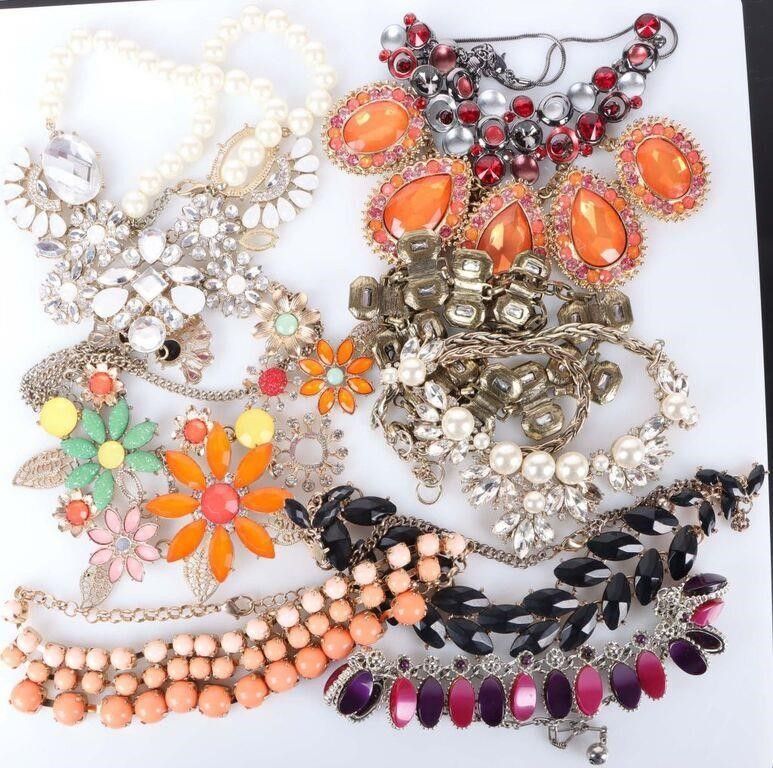 Lot 215176: GORGEOUS & COLORFUL LADIES NECKLACES LOT OF 9