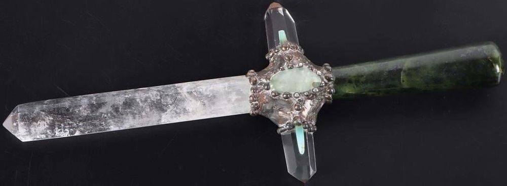 Lot 215361: QUARTZ DAGGER NEW AGE MAGIC IMPLEMENT CRYSTALS