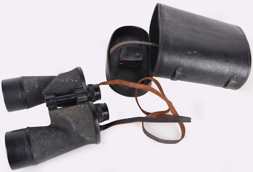 Lot 215387: ANTIQUE BINOCULARS US MARINE CORPS 1943 W/ CASE