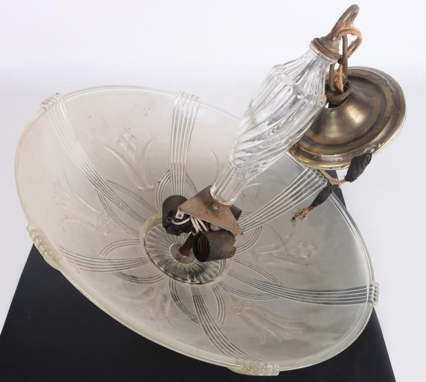 Lot 215405: VINTAGE ART DECO CEILING LIGHT GLASS FIXTURE