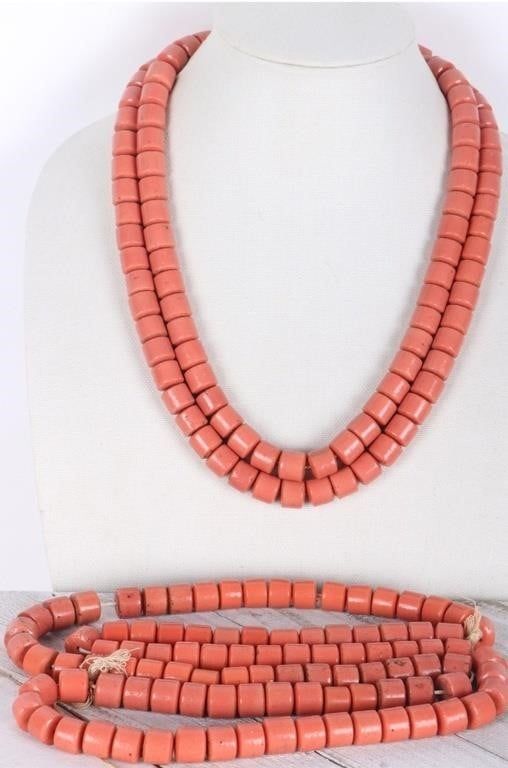 Lot 216158: LARGE AFRICAN CORAL JUMBO BEADS - 13MM