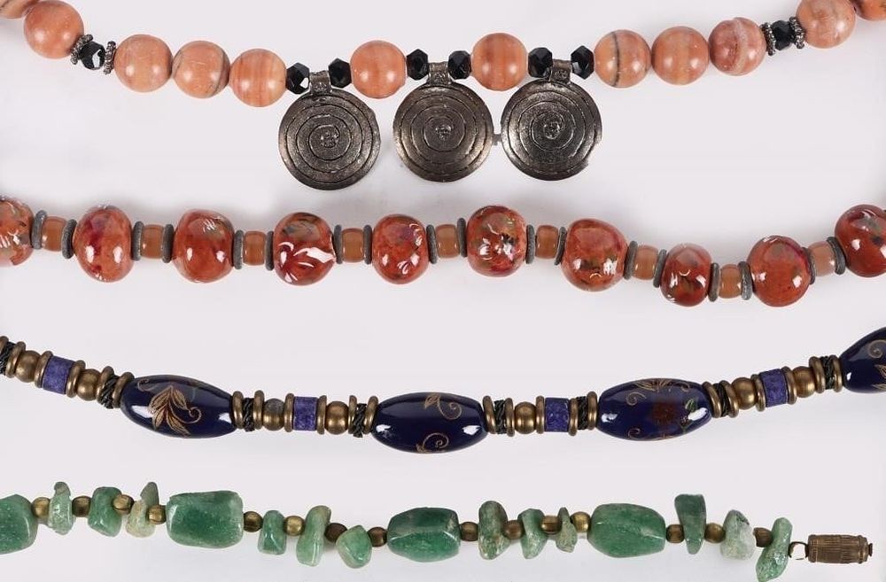 Lot 216163: ASIAN-STYLE BEADED LADIES NECKLACES - LOT OF 4