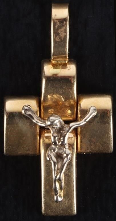 Lot 216191: 18K YELLOW GOLD JESUS CRUCIFIXION PENDANT