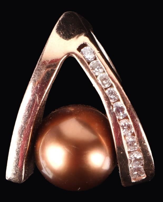 Lot 216208: LE VIAN CHOCOLATE PEARL & DIAMOND 14K PENDANT