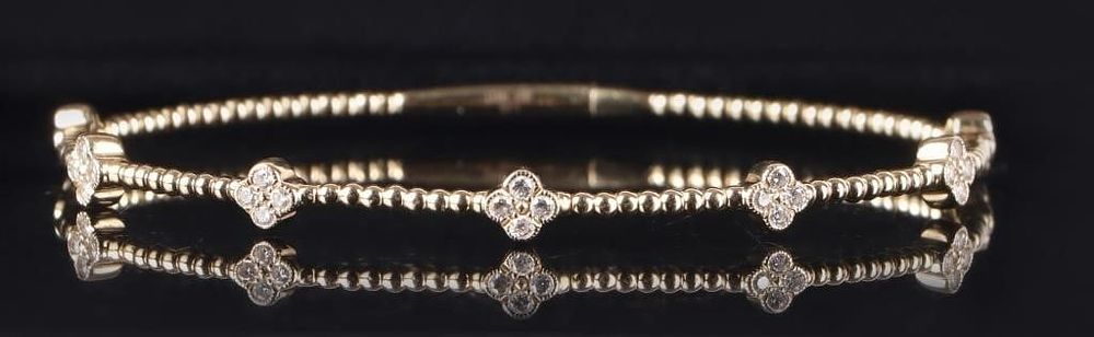 Lot 216238: DIAMOND FLOWER BEADED FLEX LADIES BANGLE BRACELET