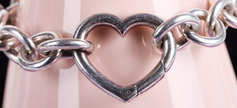 Lot 216254: TIFFANY & CO. 0.925 LINK HEART CLASP BRACELET