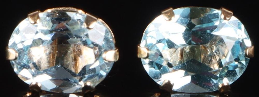 Lot 216329: 14K YELLOW GOLD OVAL BLUE TOPAZ LADIES EARRINGS