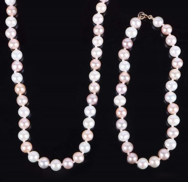 Lot 216334: 14K GOLD CLASPED WHITE & PINK PEARL JEWELRY SET