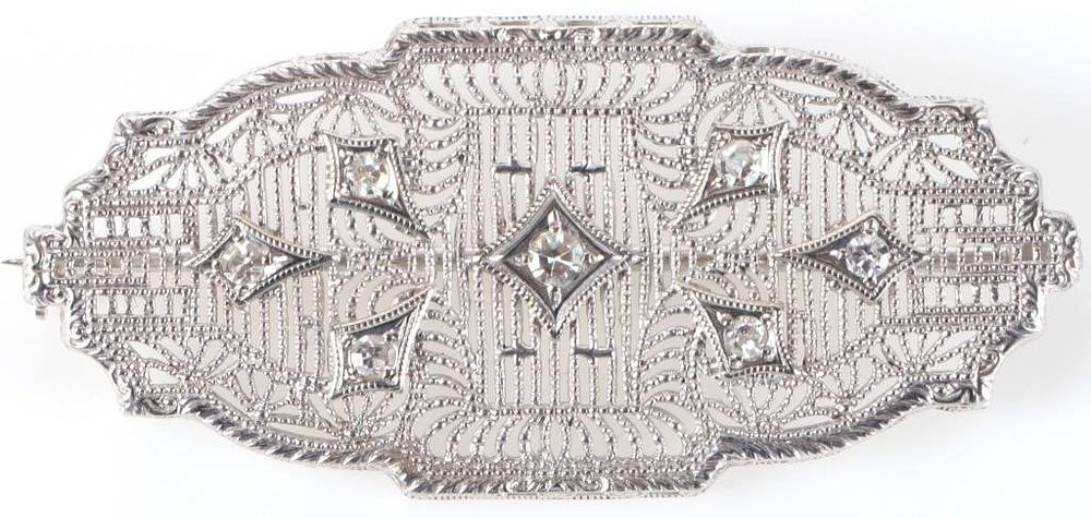 Lot 216340: 14K WHITE GOLD ART DECO FILIGREE SAPPHIRE PIN