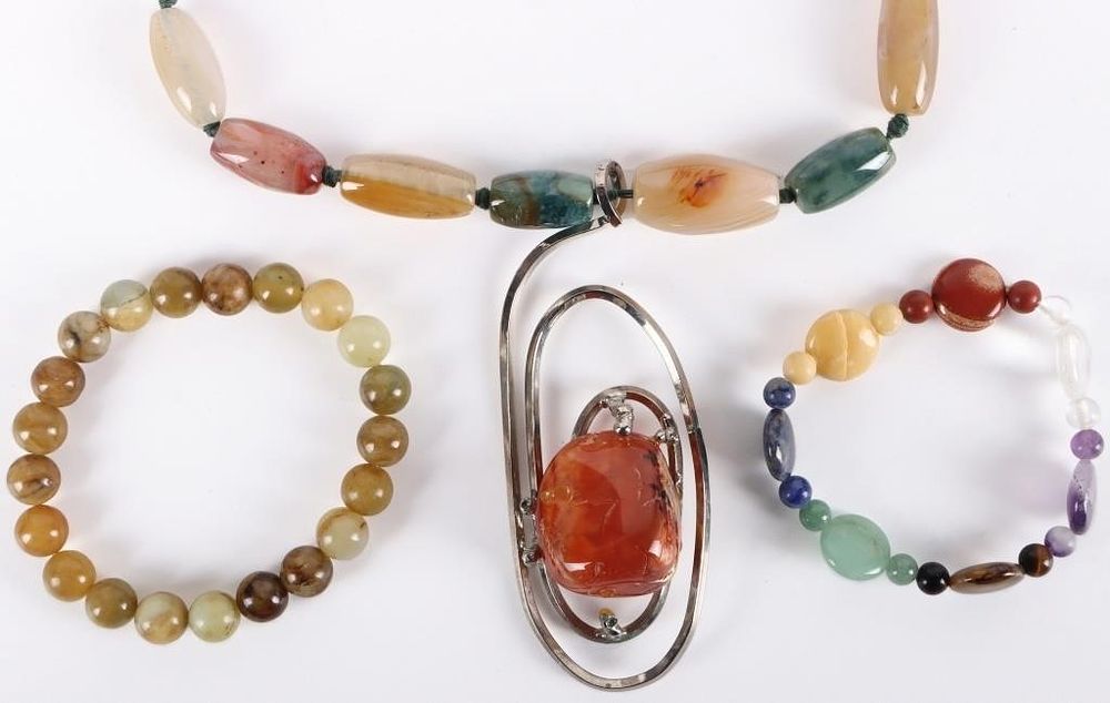 Lot 216350: JASPER BEADS LADIES JEWELRY 1 NECKLACE 2 BRACELETS