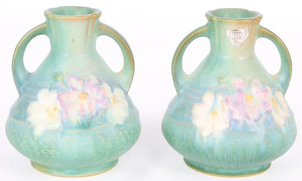 Lot 216421: VINTAGE ROSEVILLE POTTERY GREEN COSMOS VASES