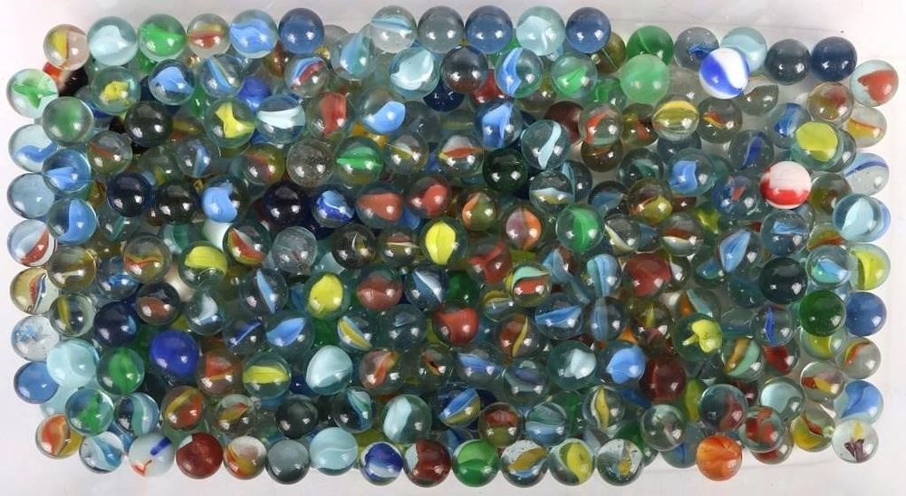 Lot 216440: VINTAGE LARGE COLLECTION OF GLASS MARBLES