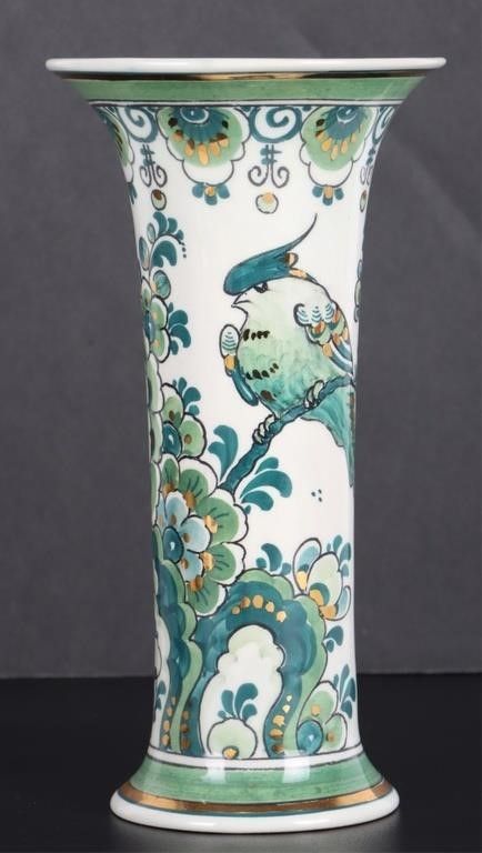 Lot 216461: ANTIQUE DELFT GREEN GROEN HAND PAINTED VASE