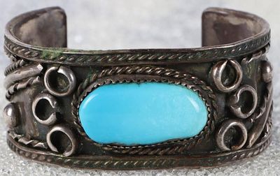 TURQUOISE SOUTHWEST STERLING SILVER CUFF BRACELET. Turquoise Southwest-style sterling silver 