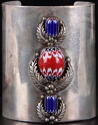 123G NEW BEAR SIGNED STERLING PUEBLO CUFF. Large New Bear signed sterling silver Pueblo Native 