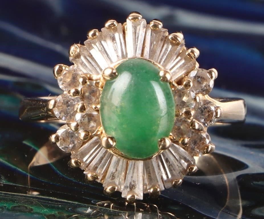 Lot 218152b: 18K YELLOW GOLD LADIES RING W/ POLISHED EMERALD