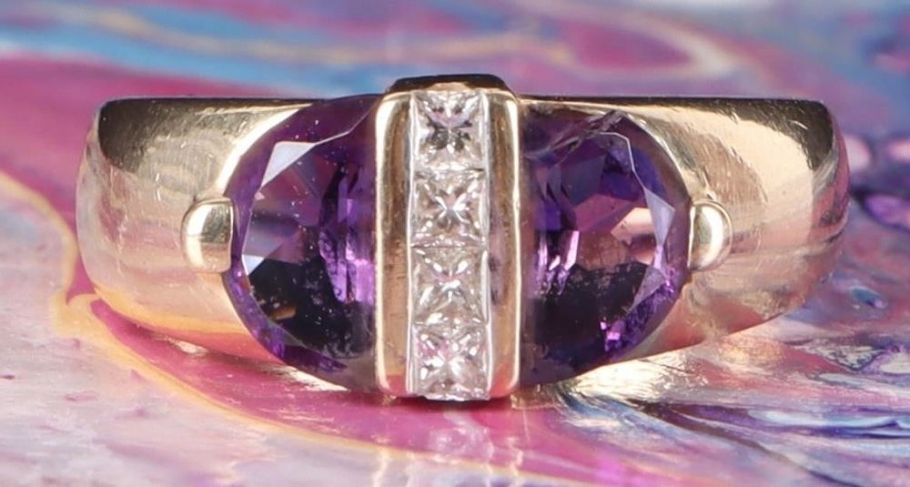 Lot 218172c: AMETHYST AND DIAMOND 14K YELLOW GOLD LADIES RING