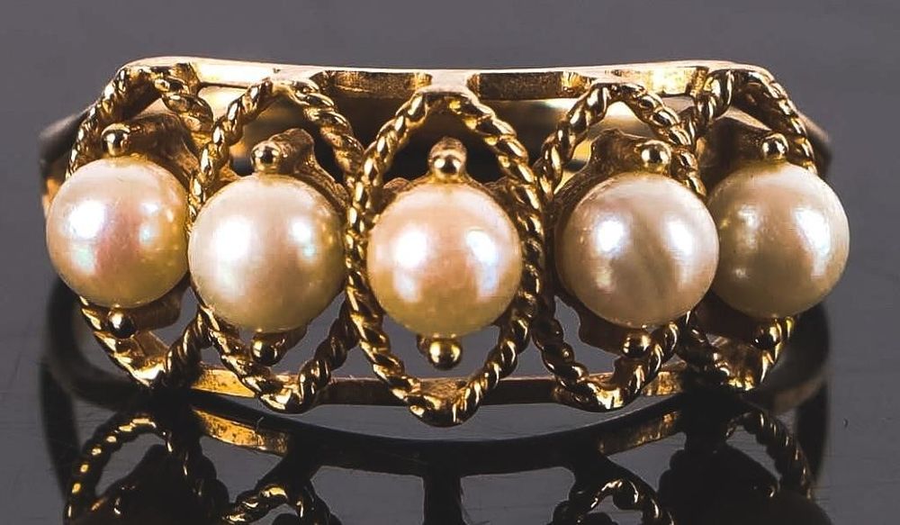 Lot 218178: 10K YELLOW GOLD PEARL LADIES RING