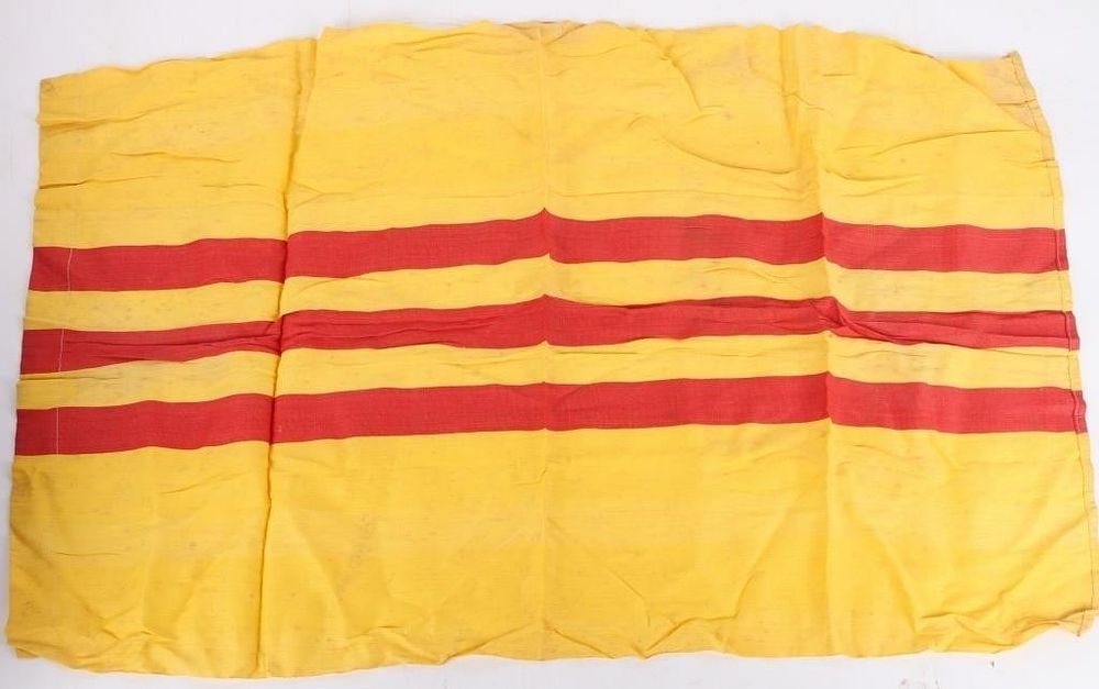 Lot 218467: VINTAGE SOUTH VIETNAMESE FLAG LINEN