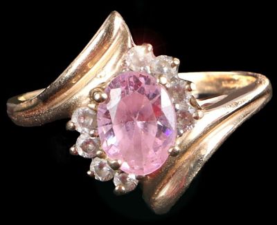 10K YELLOW GOLD SWIRL STYLE LADIES RING. 10K yellow gold swirl style ladies ring. This ring 