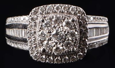 10K WHITE GOLD TYPE IIA DIAMOND LADIES RING. 10K white gold type IIa diamond ladies ring. 