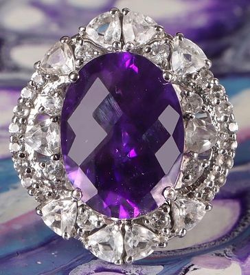 STERLING SILVER LADIES RING W/ AMETHYST & SPINEL. Sterling silver ladies ring with an 