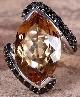 STERLING SILVER LADIES RING W/ CITRINE & CZ STONES. Sterling silver ladies ring with an 11ct 