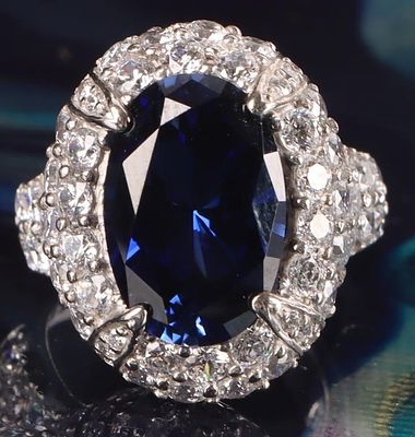 4CT BLUE SAPPHIRE STERLING SILVER LADIES RING W CZ. Sterling silver ladies ring with a 4ct 