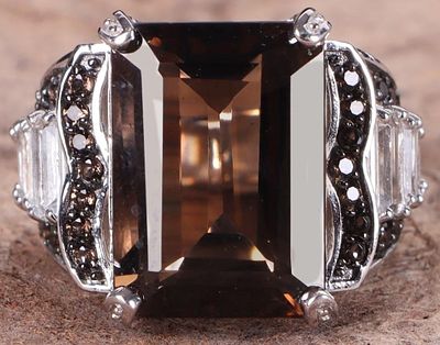 STERLING SILVER LADIES RING W/ SPINEL & WHITE SPIN. Sterling silver ladies ring with a large 