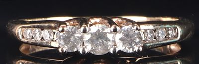 10K YELLOW GOLD NATURAL DIAMOND LADIES RING. 10K yellow gold natural diamond ladies ring. 